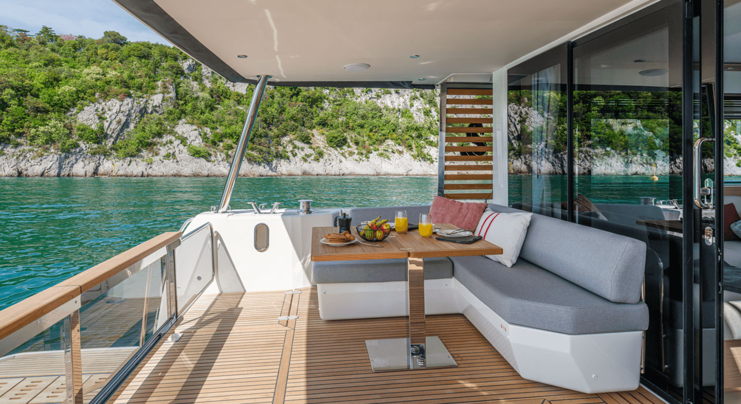 Grand Trawler 62